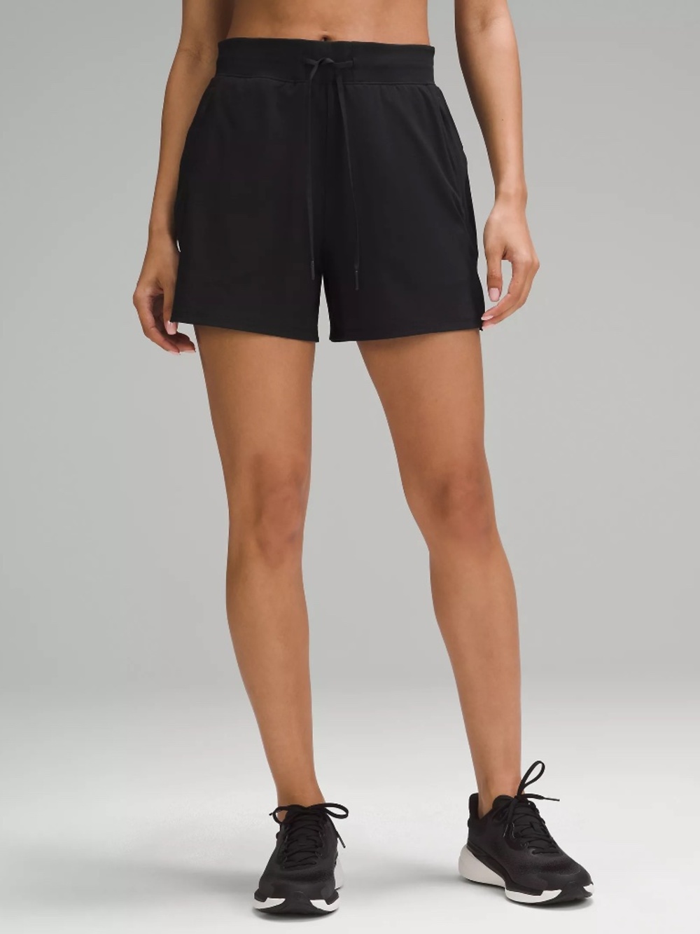 lululemon License to Train High-Rise Short 4"